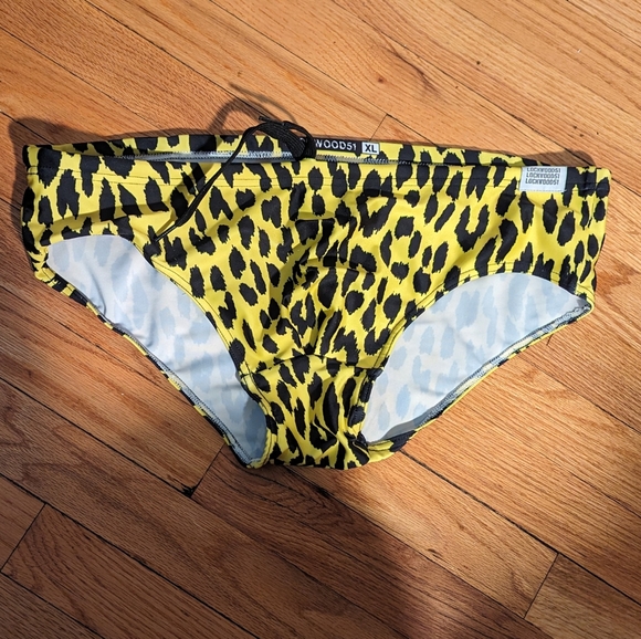 Lockwood51 XL Men's Swim Brief - Yellow and Black Leopard - Perfect Condition - Picture 2 of 10